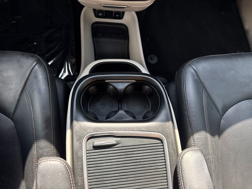 Used 2020 Chrysler Pacifica Touring-L Plus w/ Tire & Wheel Group image 22