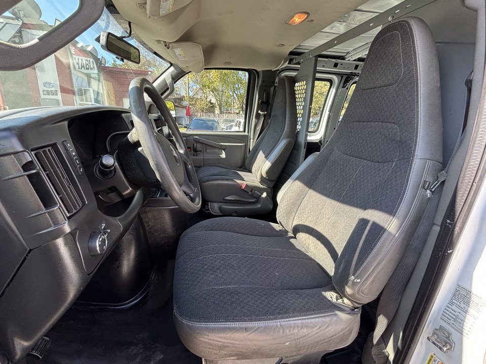 Used 2018 GMC Savana 2500 w/ Driver Convenience Package RWD image 8