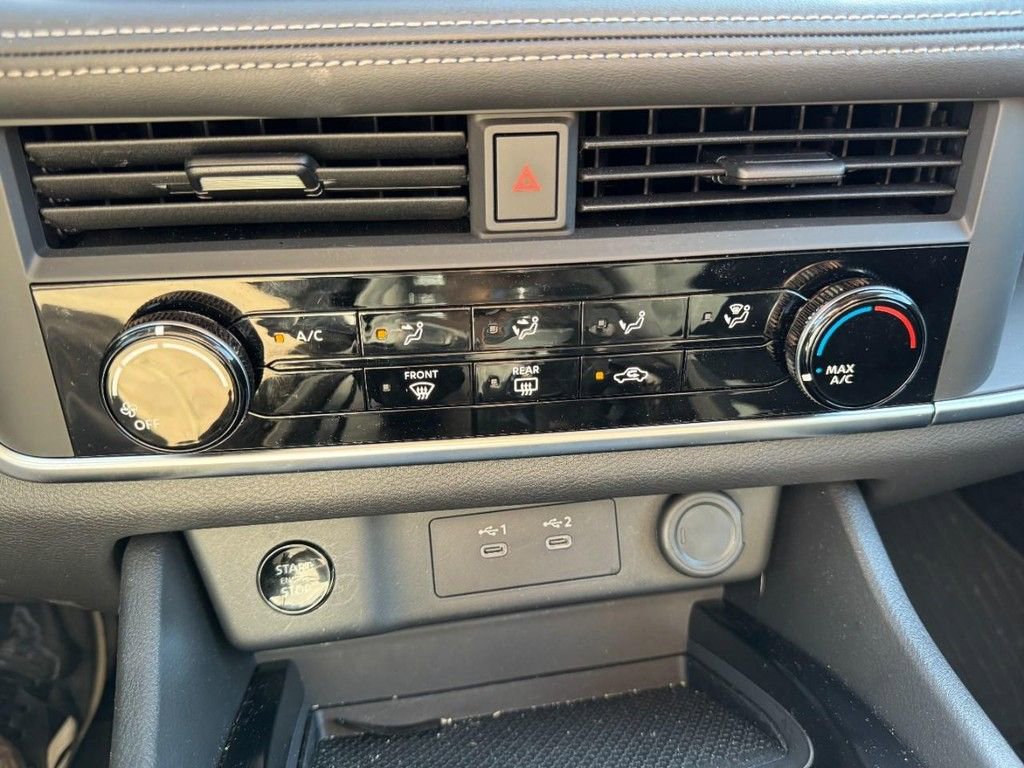 Used 2025 Nissan Rogue S image 18