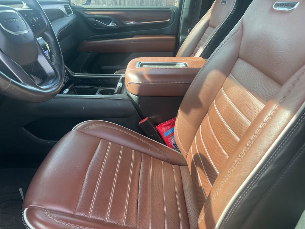 Used 2023 GMC Yukon Denali Ultimate w/ LPO, Floor Liner Package image 9