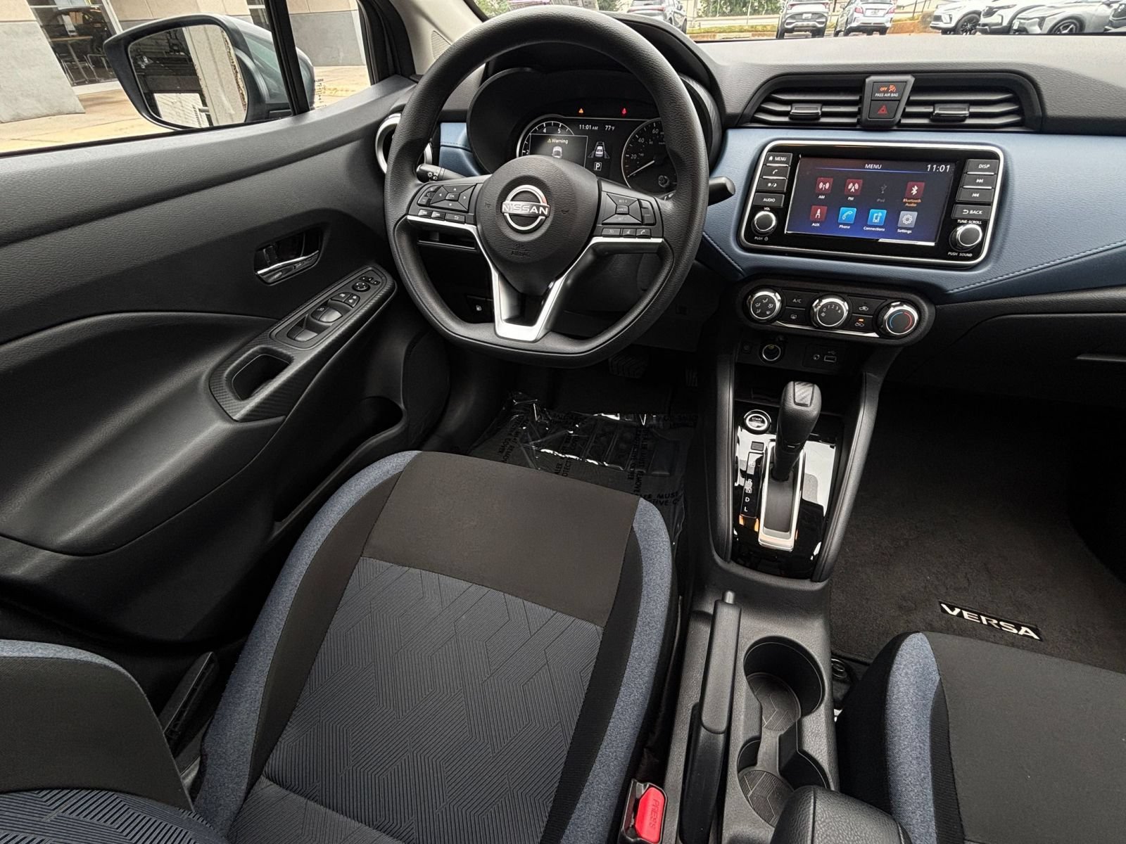 Used 2025 Nissan Versa SV FWD image 32
