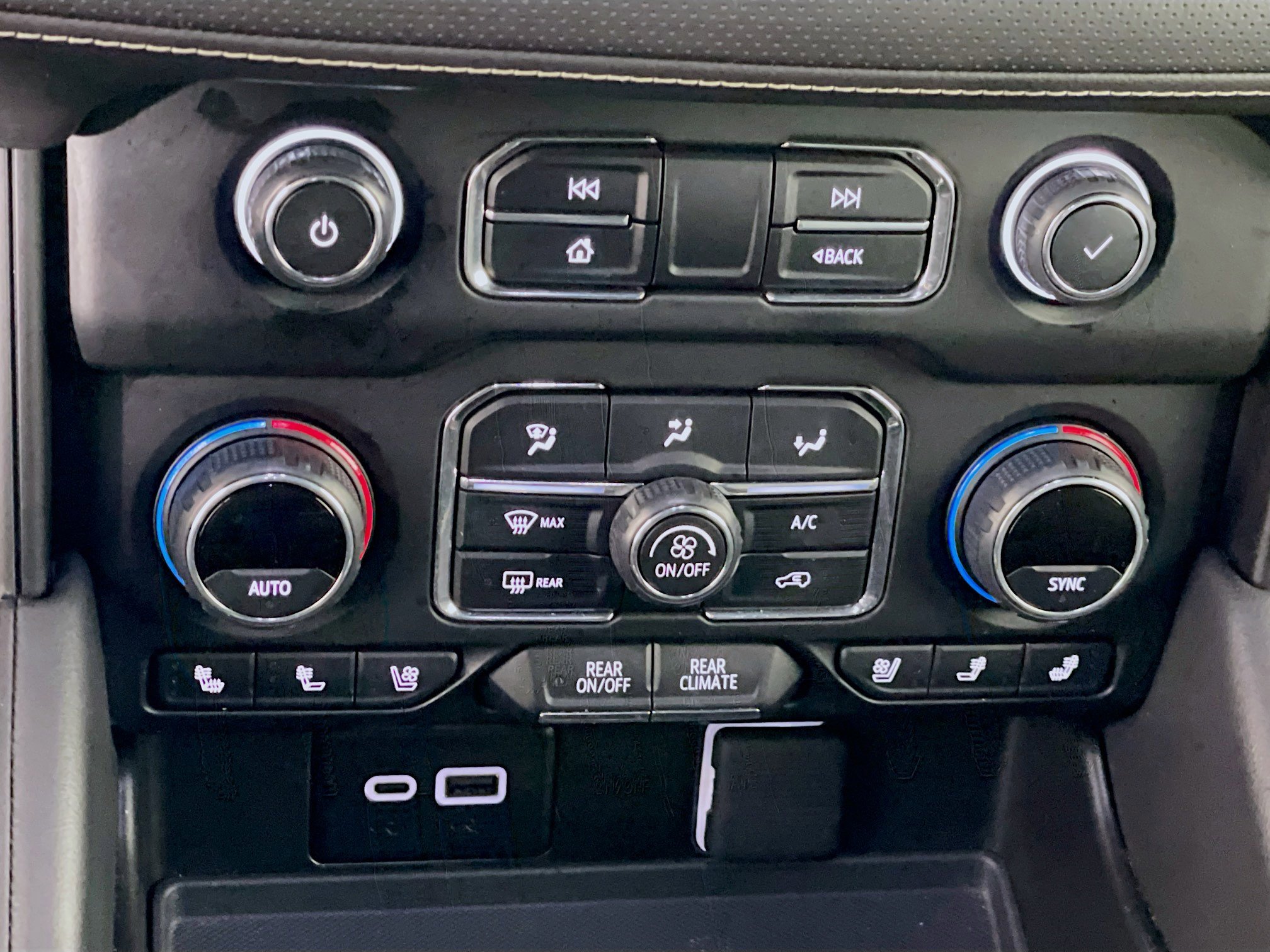 Used 2024 Chevrolet Tahoe Premier image 22