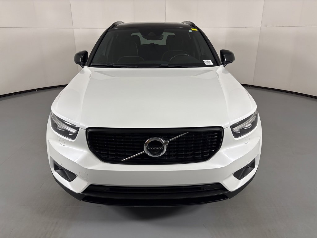 Used 2019 Volvo XC40 T5 R-Design image 3