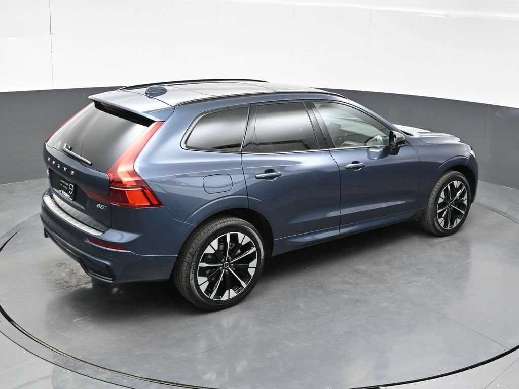 Used 2026 Volvo XC60 B5 Plus AWD/4WD image 35
