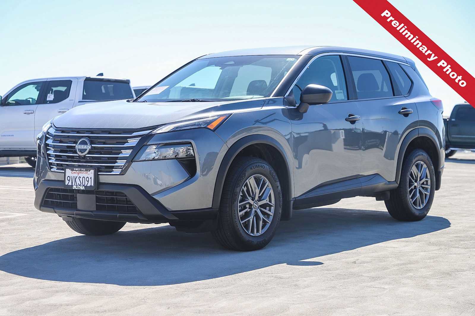Used 2025 Nissan Rogue S FWD image 1