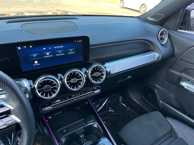 Used 2024 Mercedes-Benz GLB 250 image 21