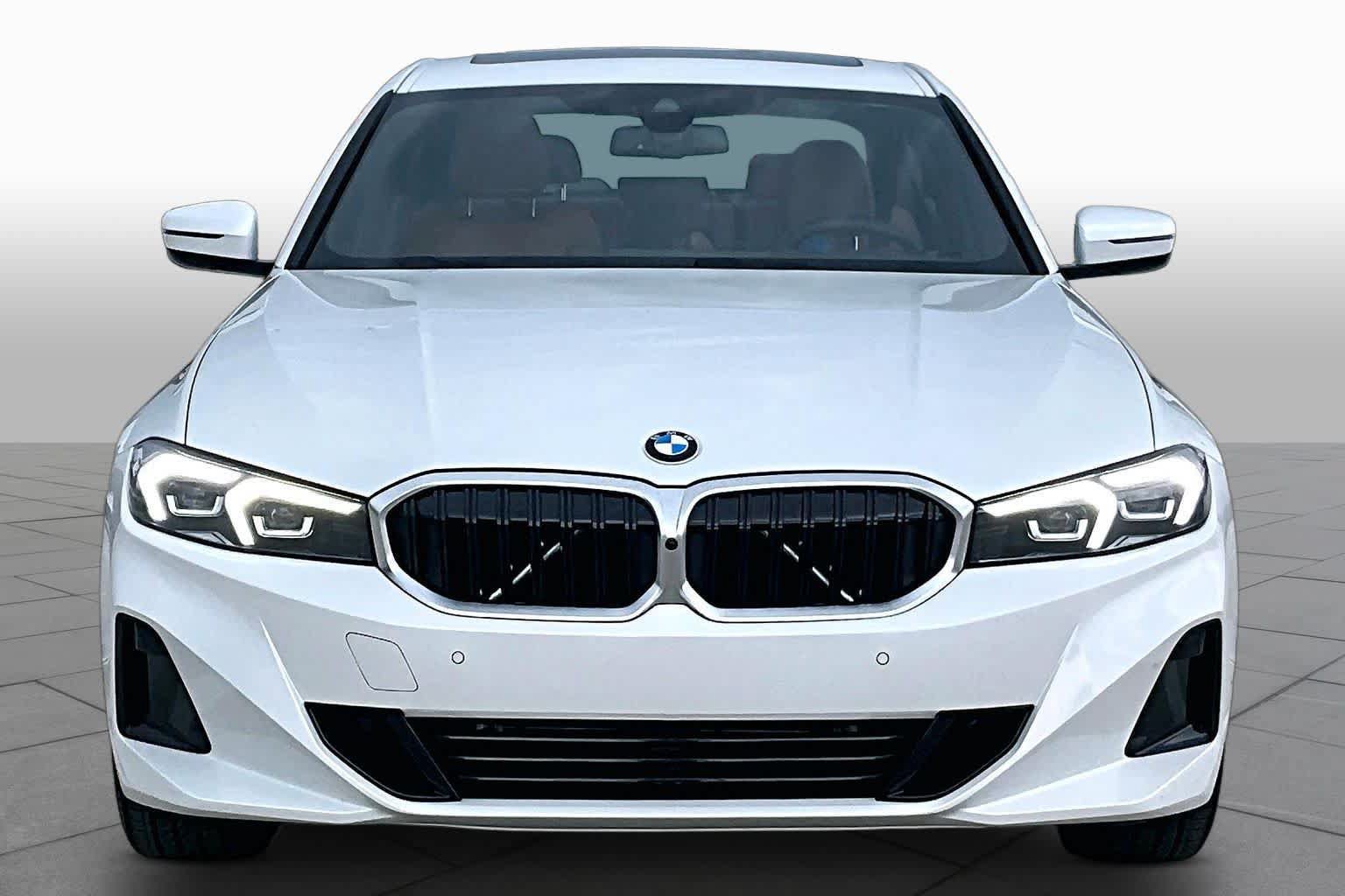 Used 2025 BMW 330i Sedan RWD image 3