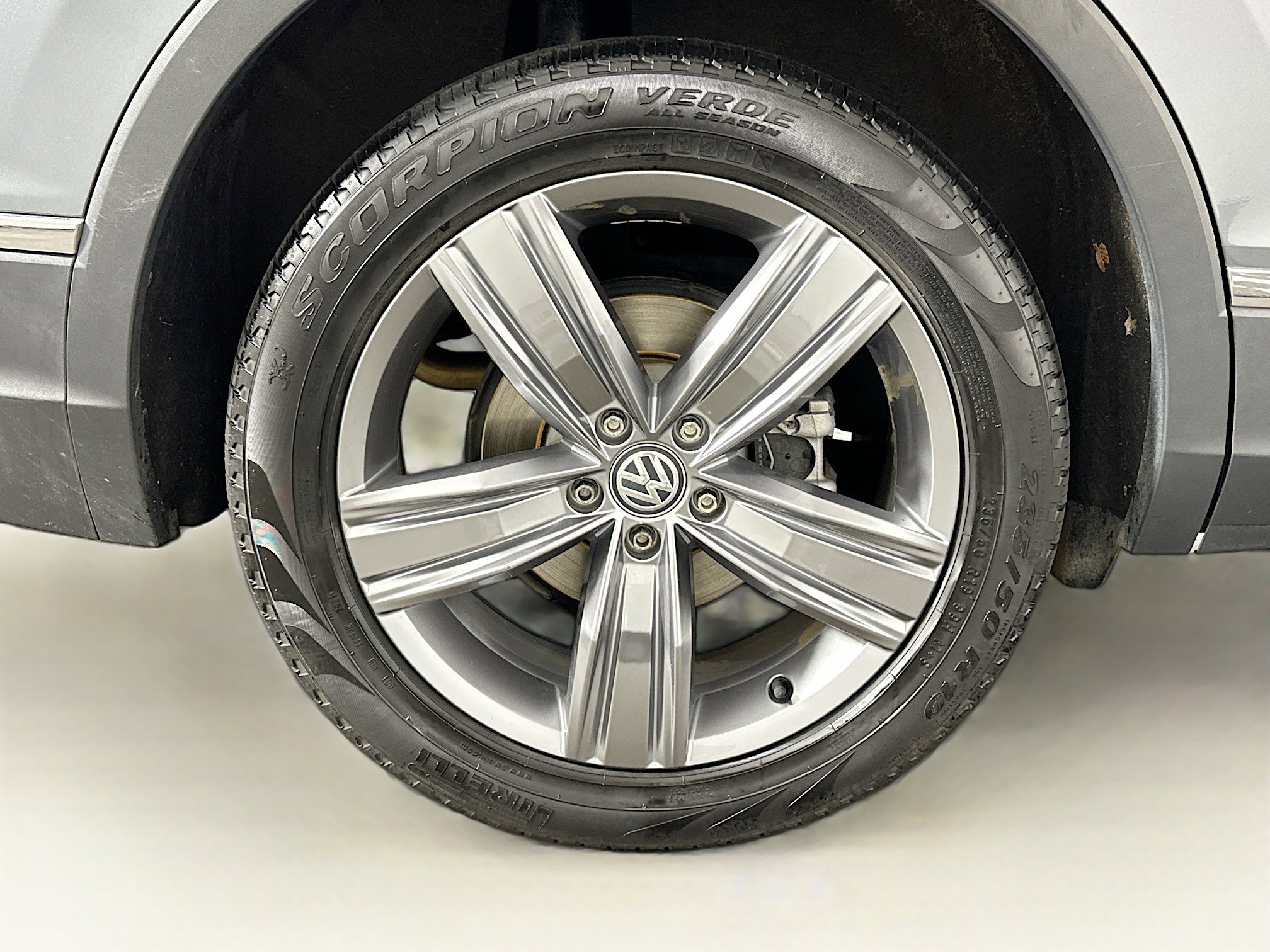 Used 2020 Volkswagen Tiguan SEL w/ 3rd Row Seat Package image 11