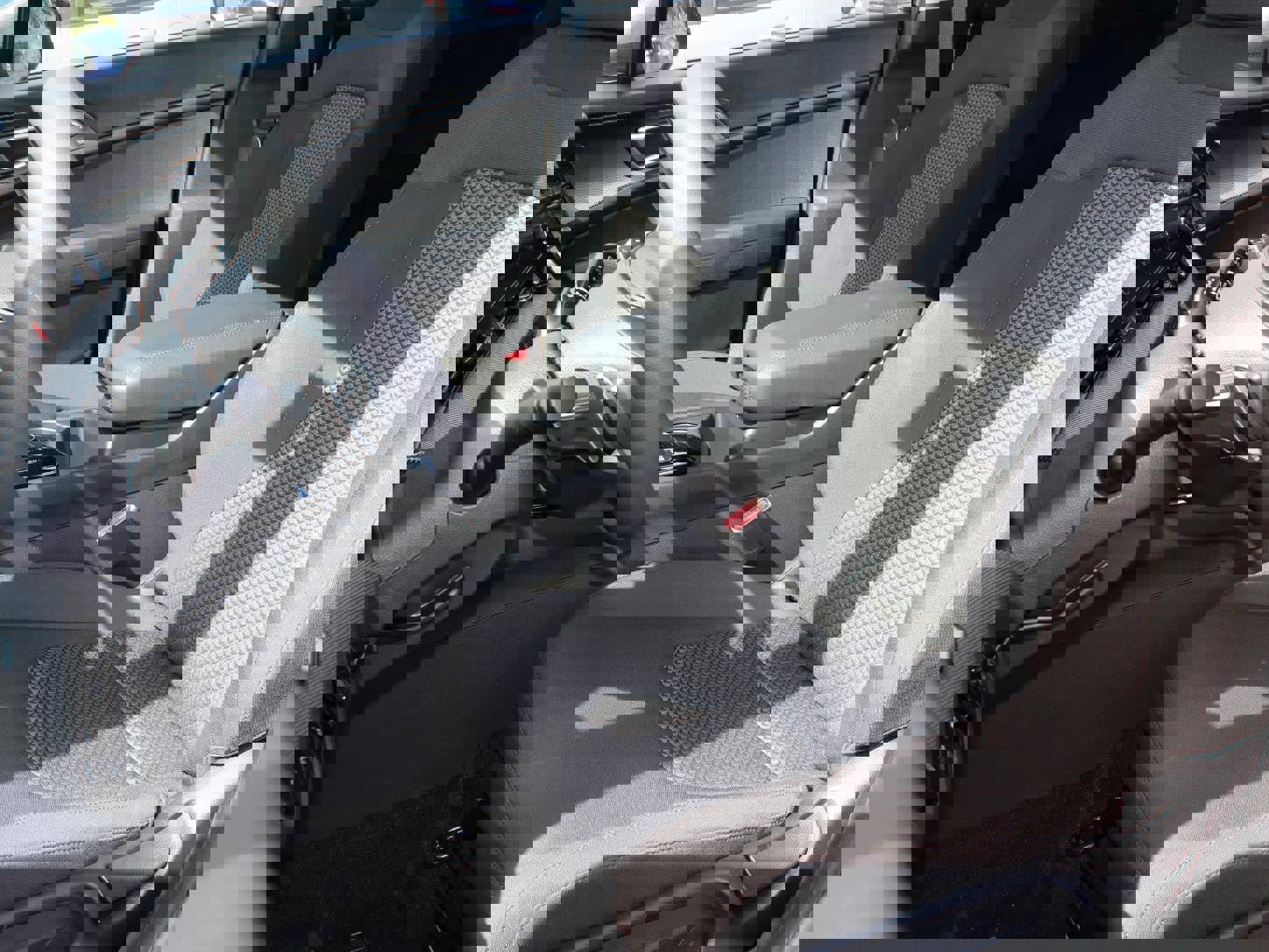 New 2025 Kia Sportage LX image 15