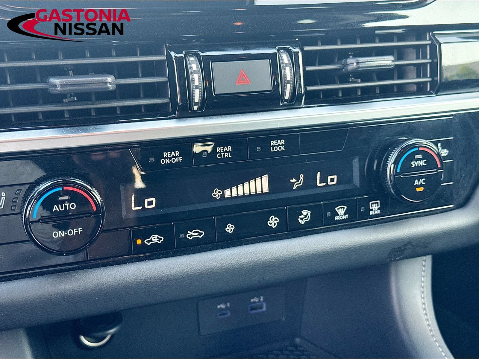 Used 2024 Nissan Pathfinder SV AWD/4WD image 21