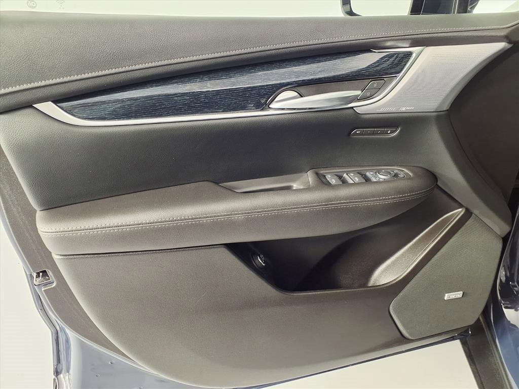 Certified 2025 Cadillac XT5 Premium Luxury image 8