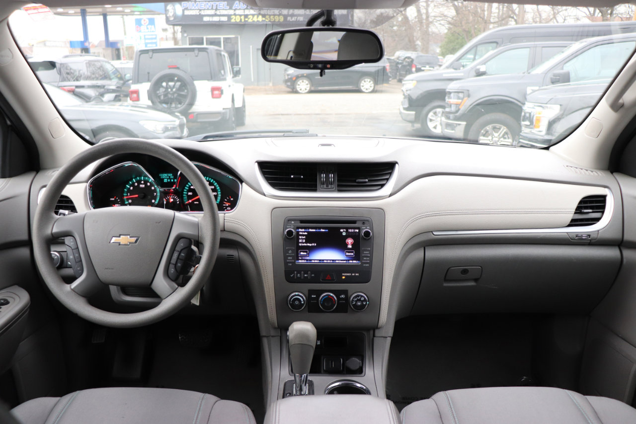 Used 2017 Chevrolet Traverse LS image 17