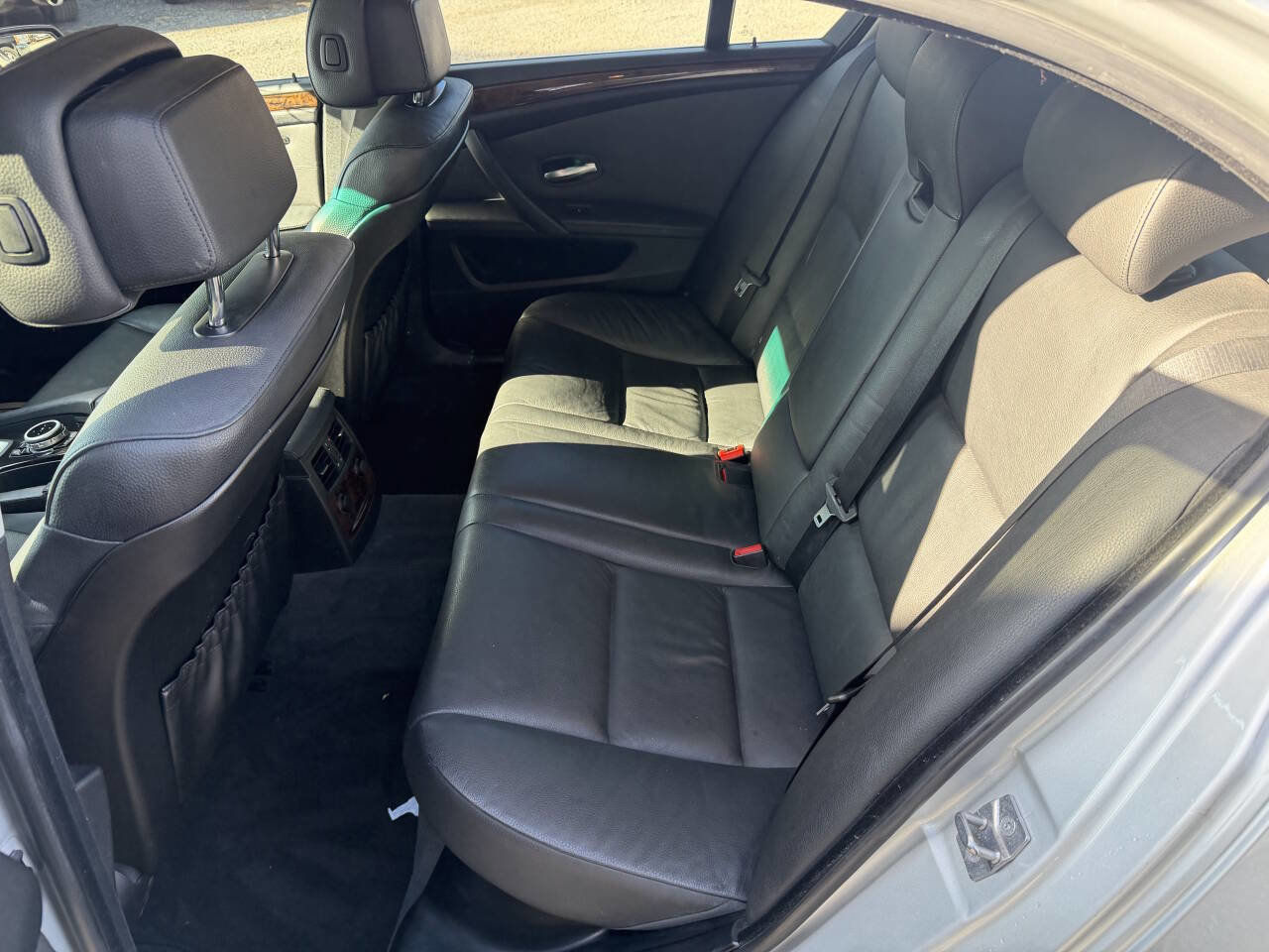 Used 2010 BMW 528i Sedan image 16