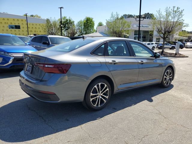 Used 2024 Volkswagen Jetta Sport image 4