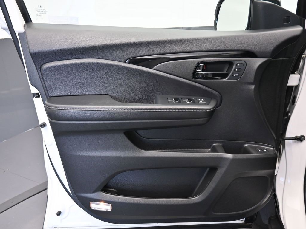 Used 2023 Honda Passport Elite image 9