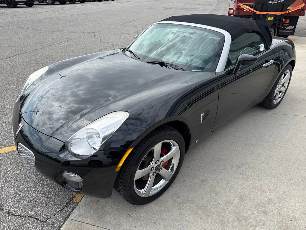 Used 2007 Pontiac Solstice Convertible w/ Premium Package RWD image 9