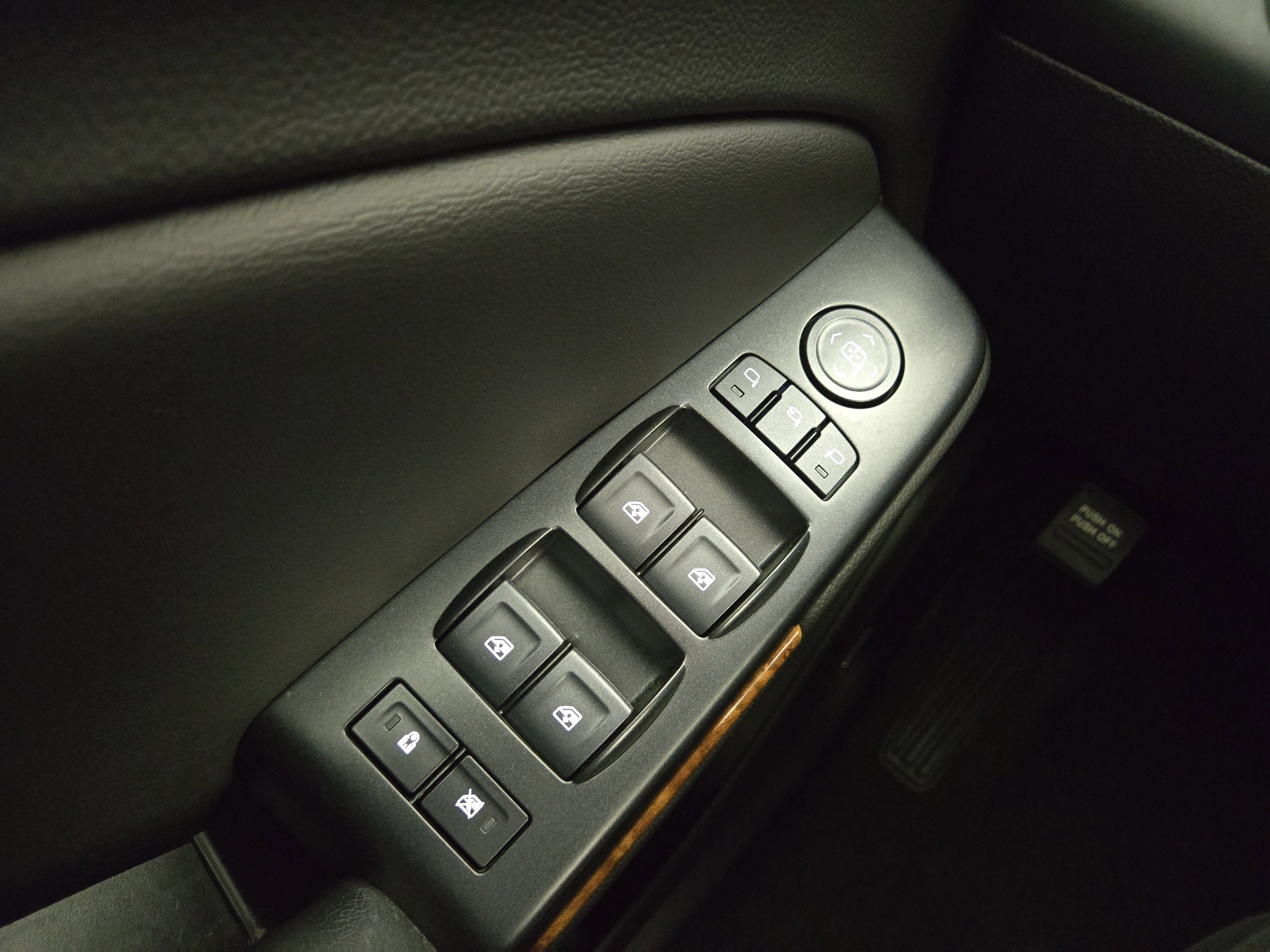 Used 2018 Chevrolet Tahoe Premier image 32