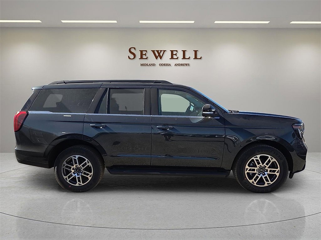 New 2025 Ford Expedition Active image 5