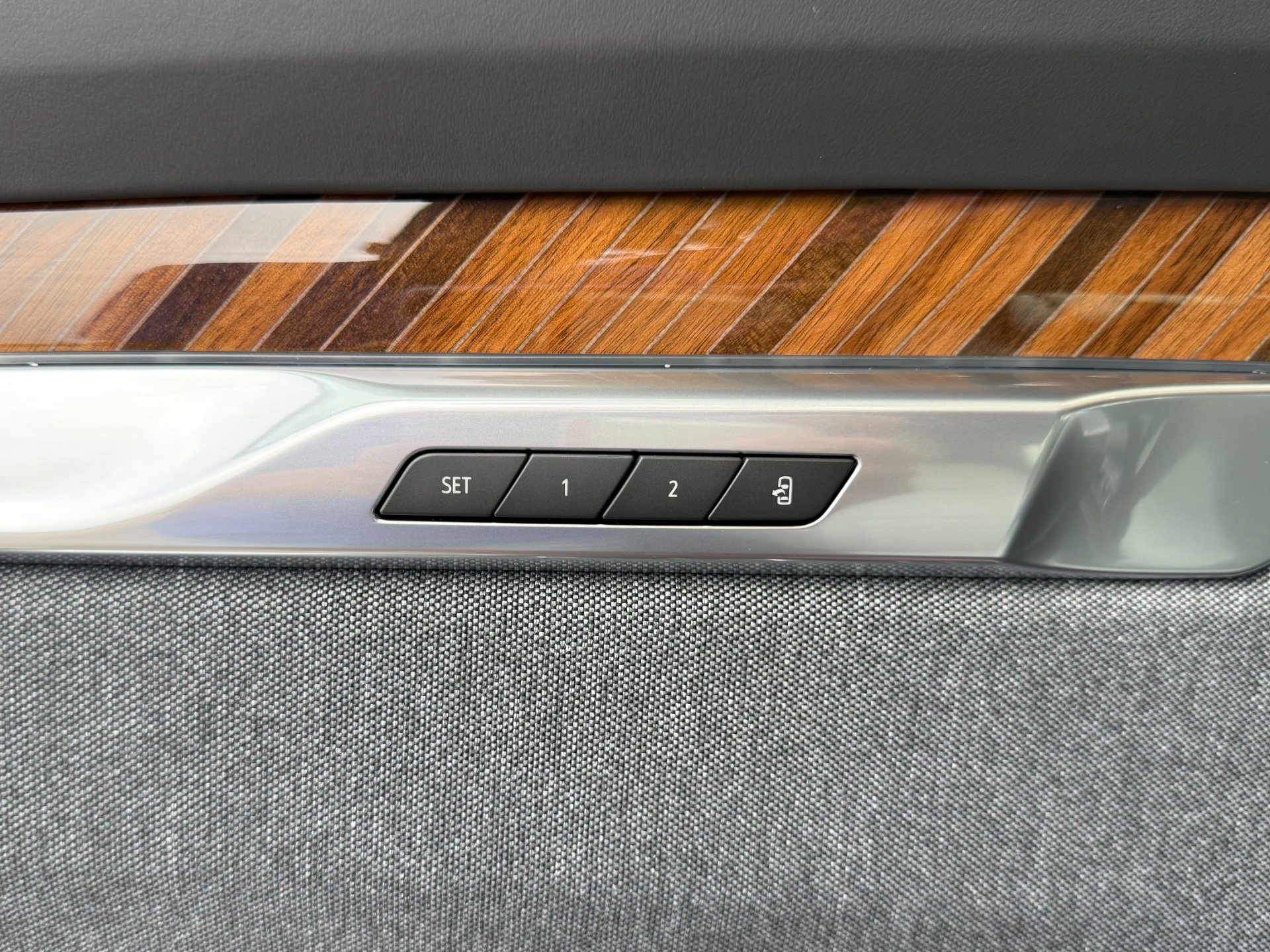 Used 2025 Cadillac Escalade Sport Platinum w/ LPO, Floor Liner Package AWD/4WD image 60