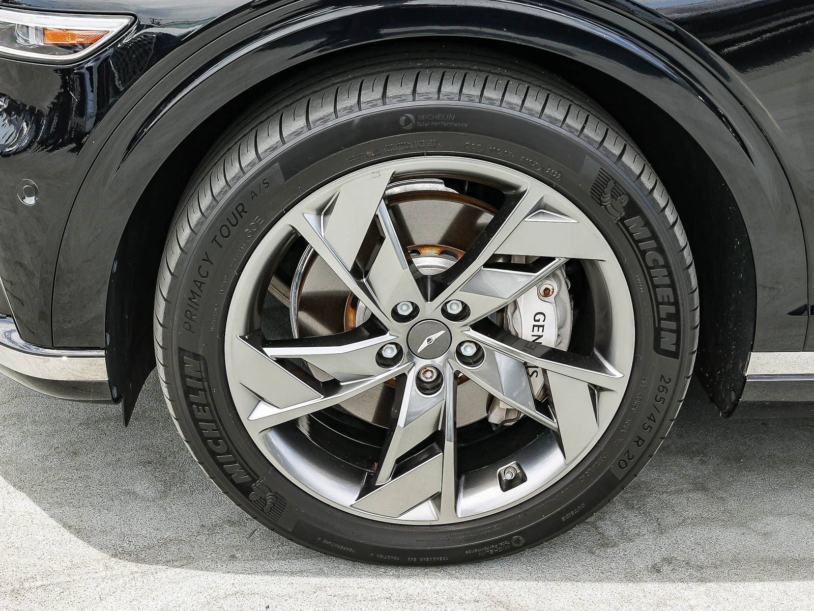 Used 2023 Genesis Electrified GV70 AWD/4WD image 9