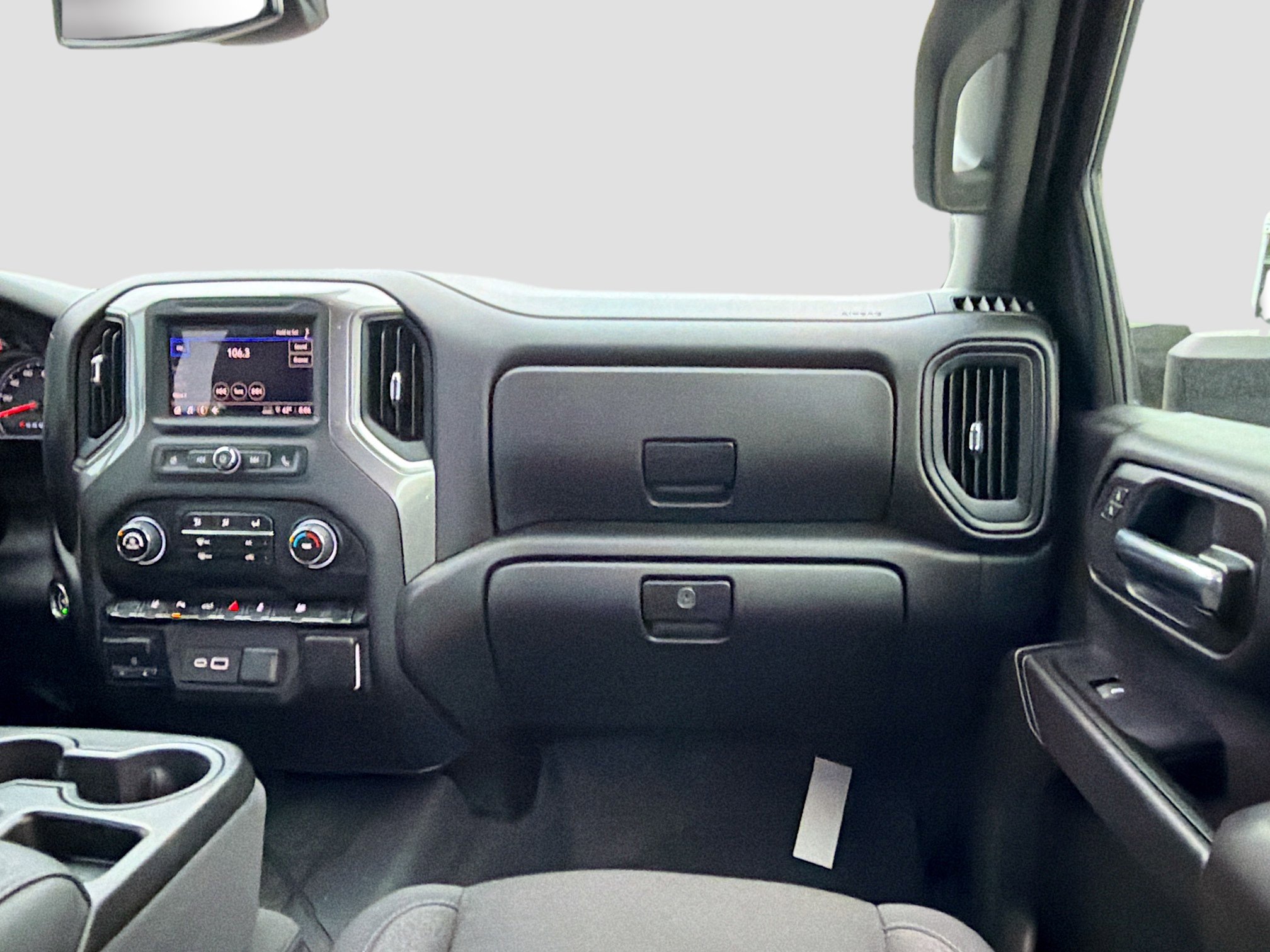 Used 2024 Chevrolet Silverado 2500 Custom w/ Custom Value Package image 17