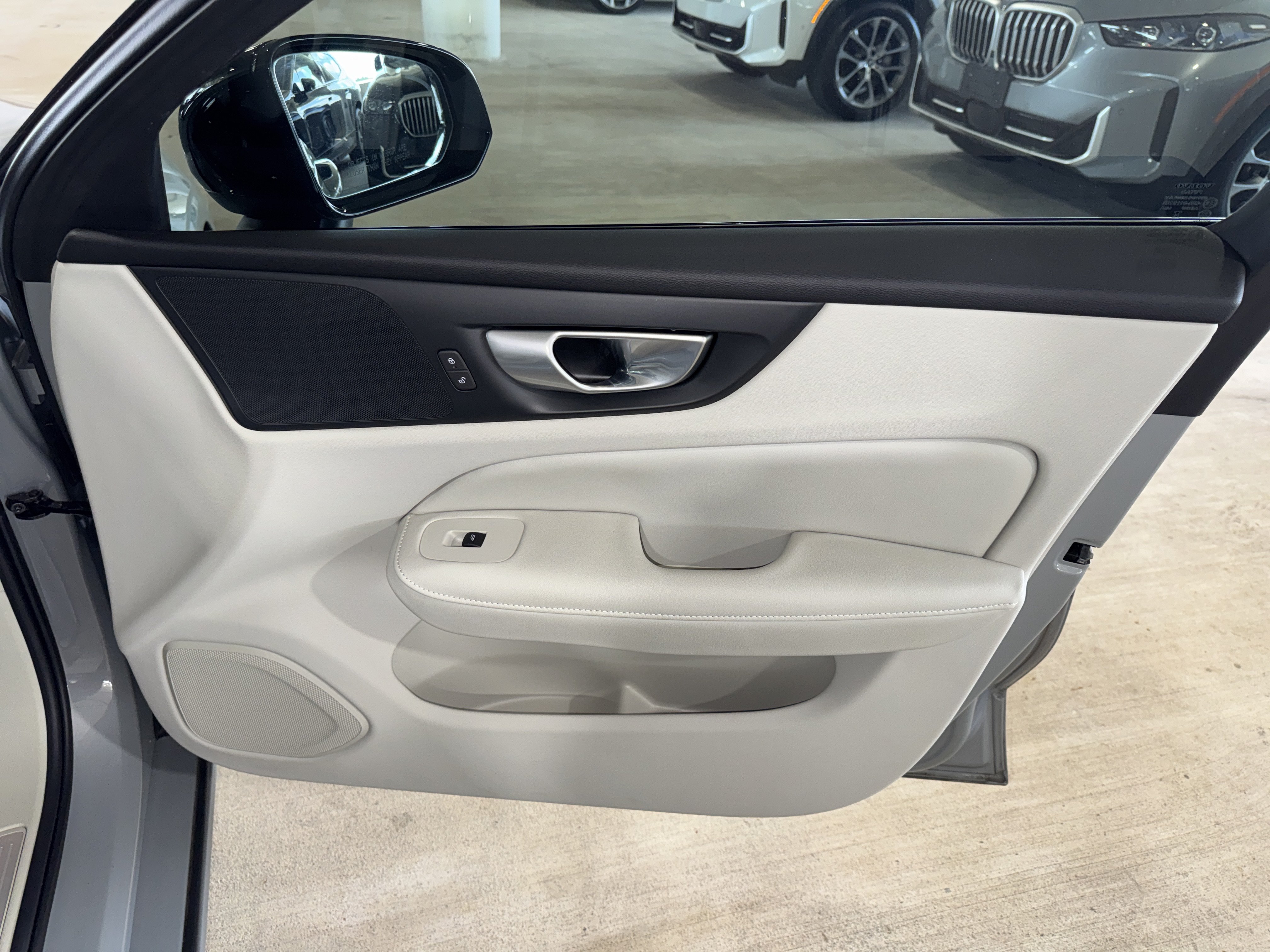 Used 2024 Volvo S60 B5 Plus w/ Climate Package FWD image 9