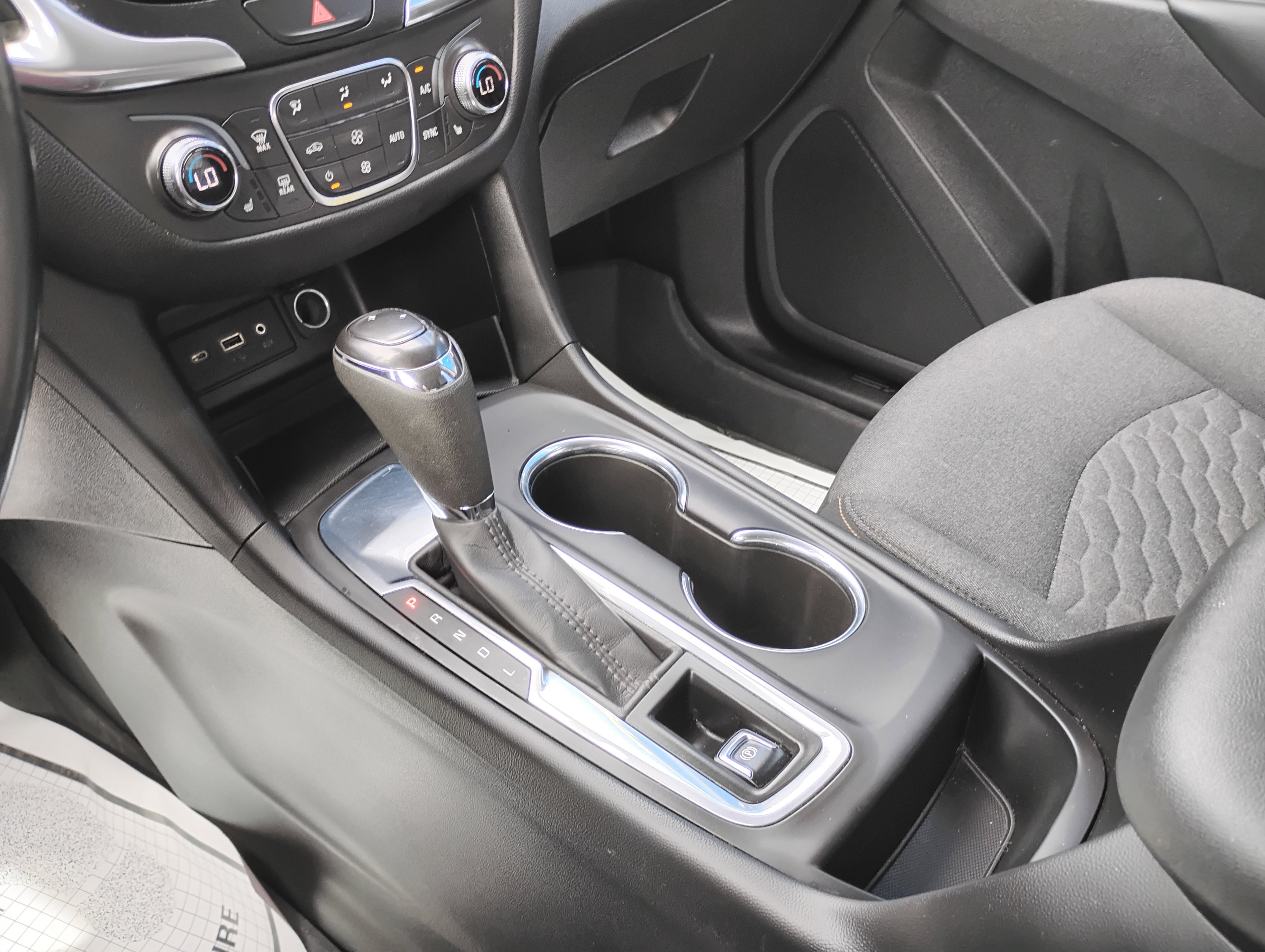 Used 2021 Chevrolet Equinox LT FWD image 13