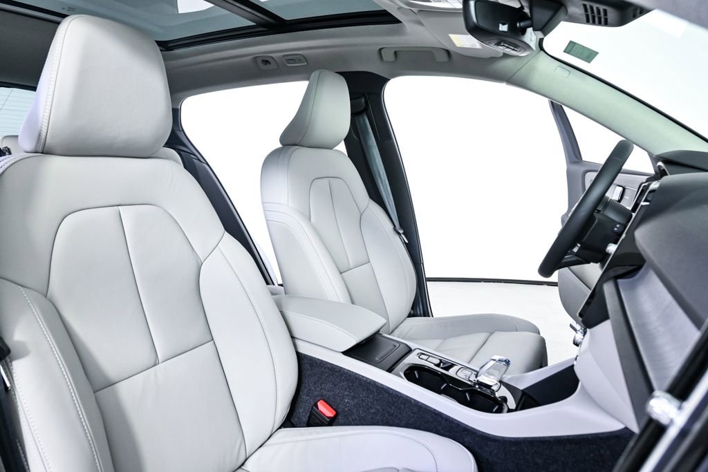 New 2026 Volvo XC40 B5 Ultra w/ Climate Package image 23