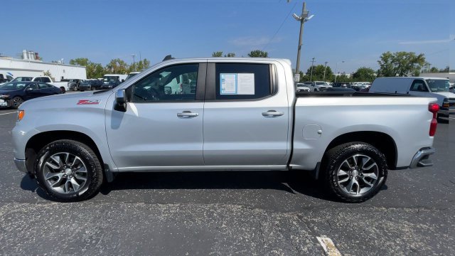 Used 2022 Chevrolet Silverado 1500 LT AWD/4WD image 7