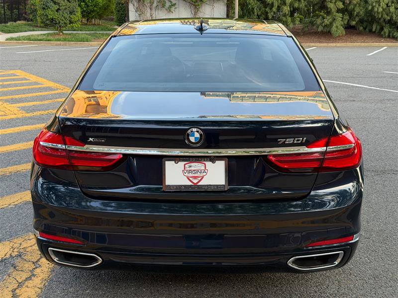 Used 2019 BMW 750i xDrive w/ Luxury Rear Seating Package AWD/4WD image 7