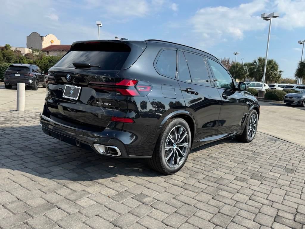 Used 2025 BMW X5 xDrive50e w/ M Sport Package image 9