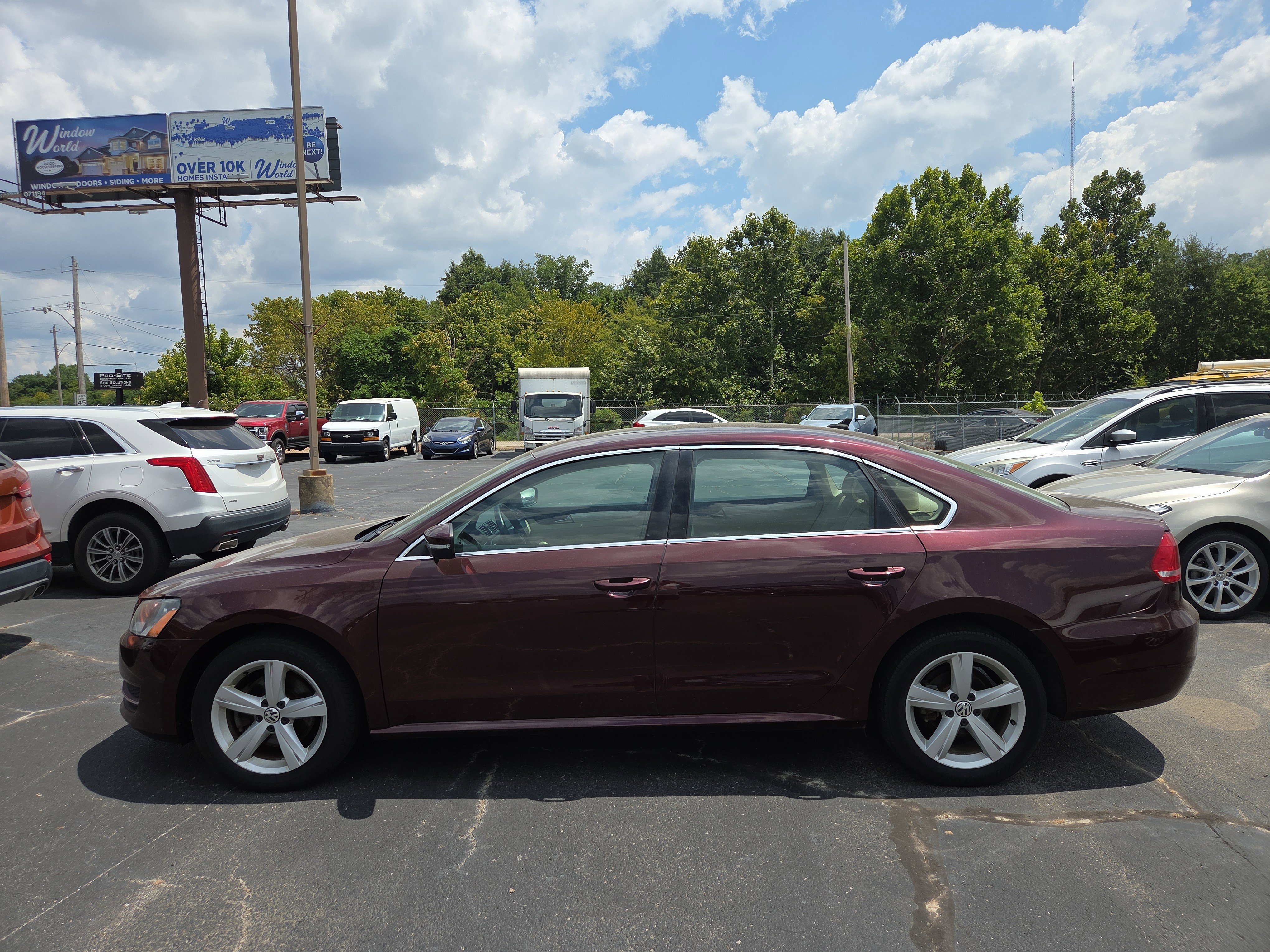 Used 2013 Volkswagen Passat TDI SE image 2