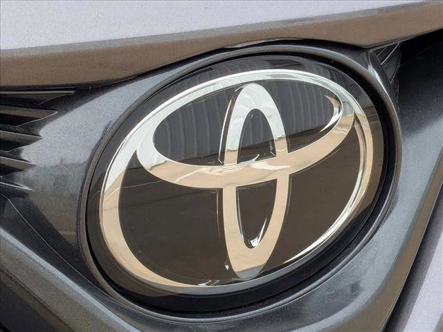 Used 2018 Toyota Camry LE image 6