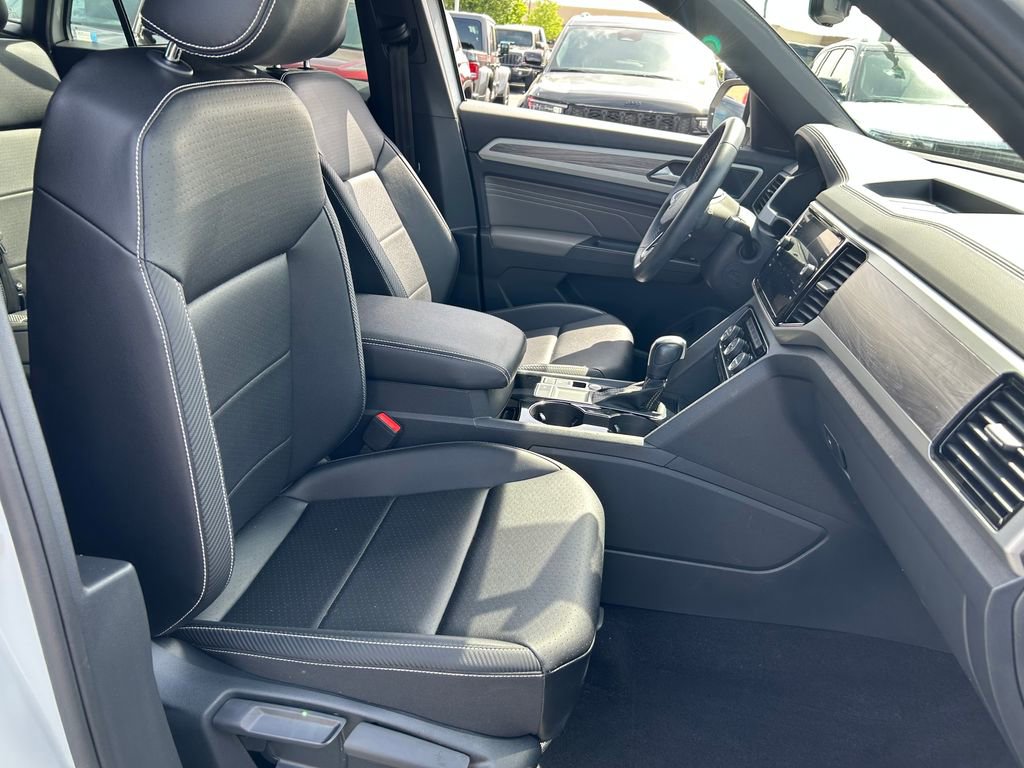 Used 2022 Volkswagen Atlas Cross Sport SE FWD image 25
