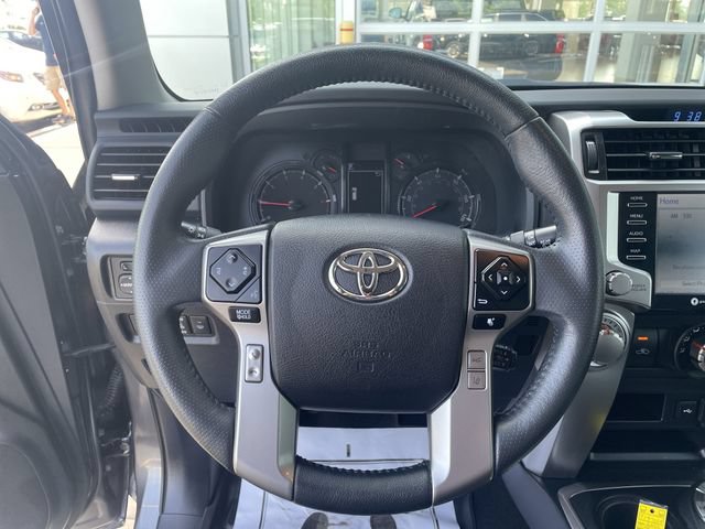 Used 2022 Toyota 4Runner SR5 Premium w/ Moonroof Package AWD/4WD image 19
