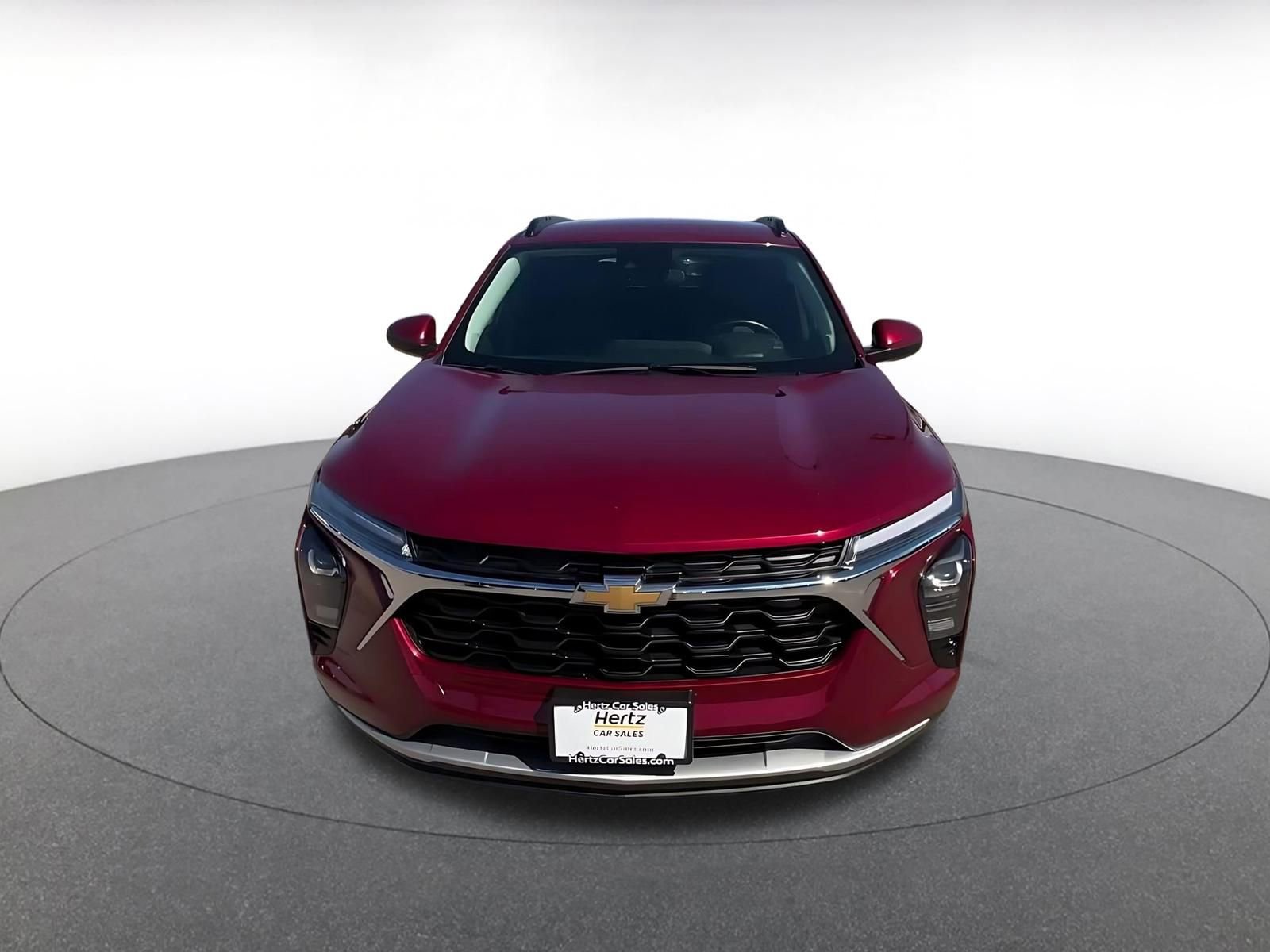 Used 2025 Chevrolet Trax LT w/ LT Convenience Package FWD image 4