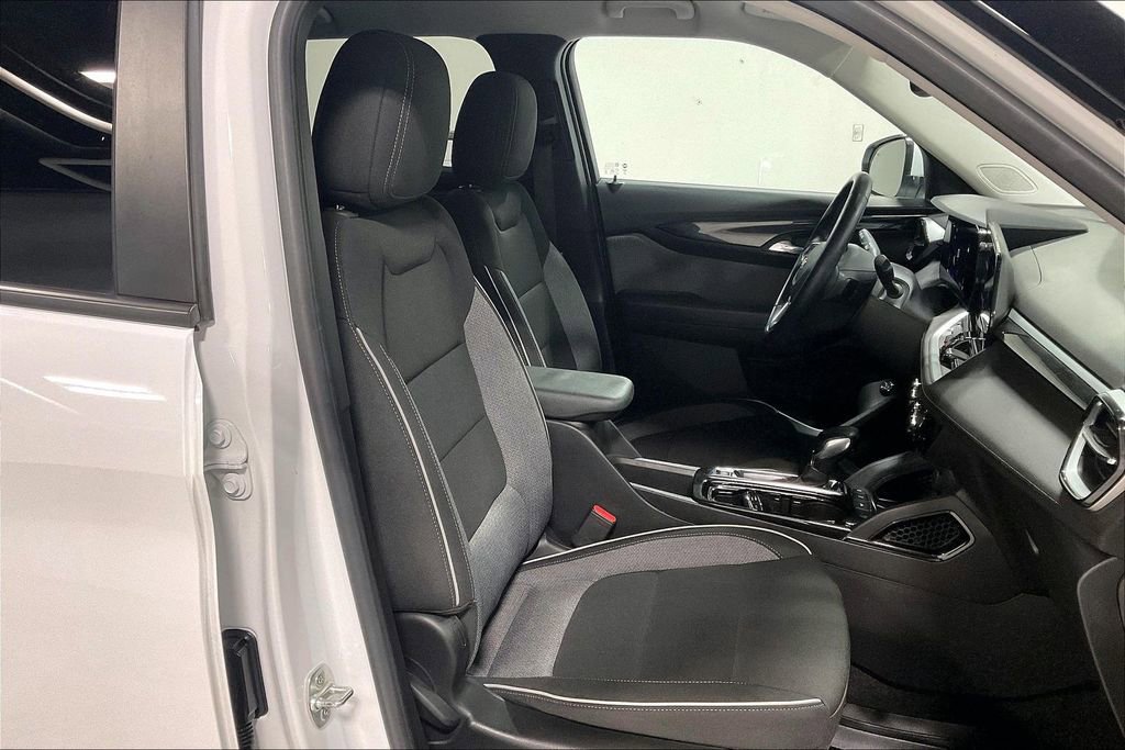Used 2024 Chevrolet TrailBlazer LT w/ Convenience Package image 10