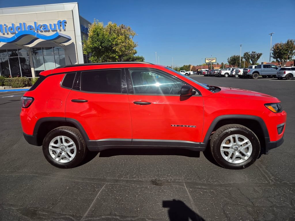 Used 2018 Jeep Compass Sport AWD/4WD image 2