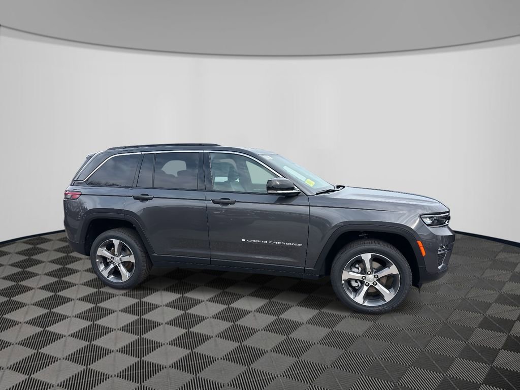 New 2025 Jeep Grand Cherokee Limited AWD/4WD image 2
