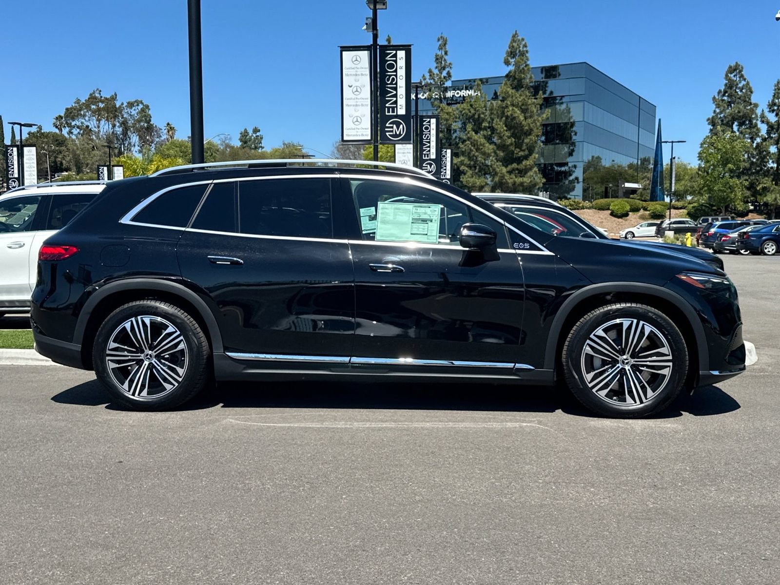 New 2026 Mercedes-Benz EQS 400 4MATIC SUV image 2