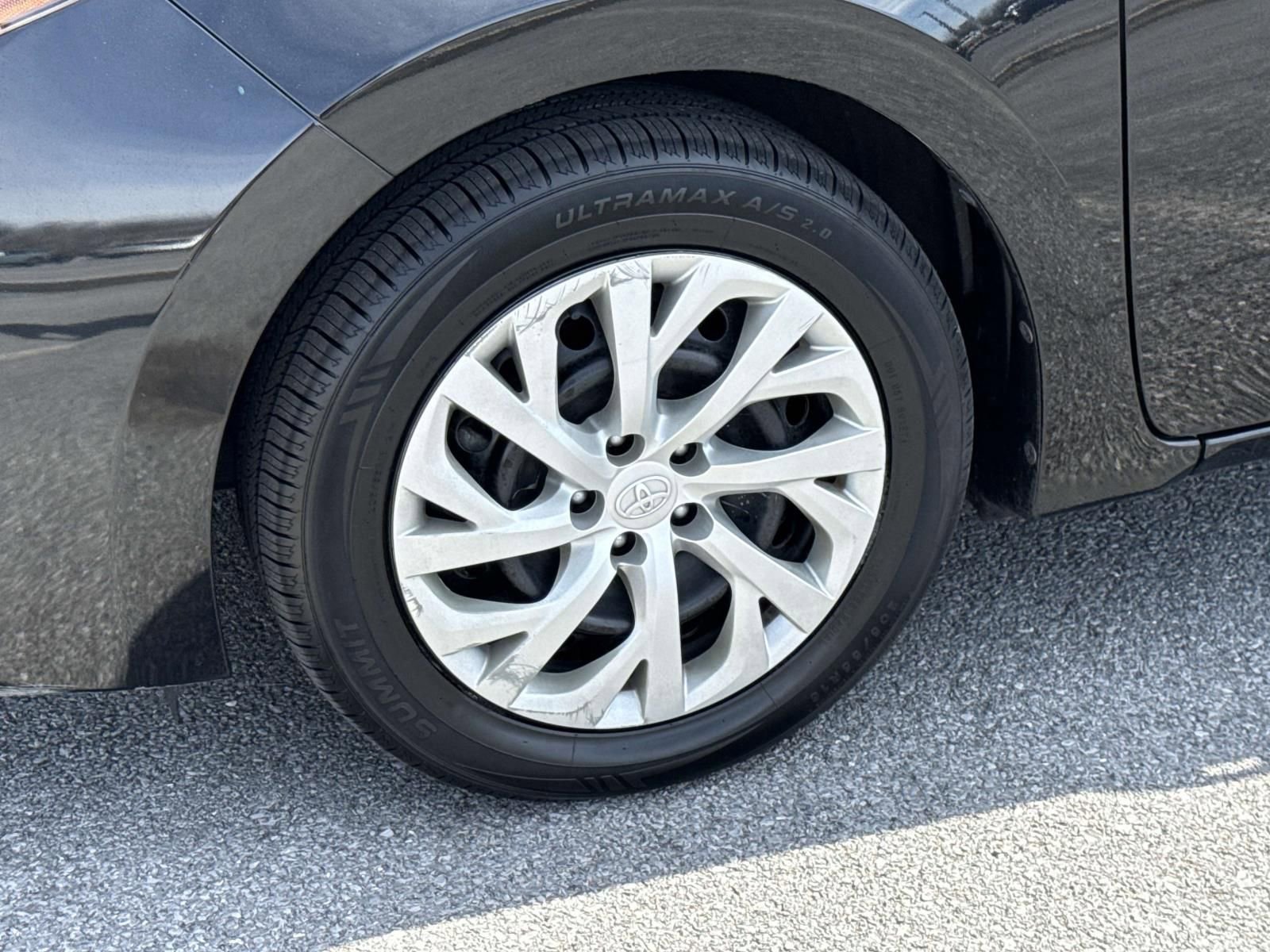 Used 2017 Toyota Corolla LE w/ Carpet Mat Package (TMS) FWD image 7