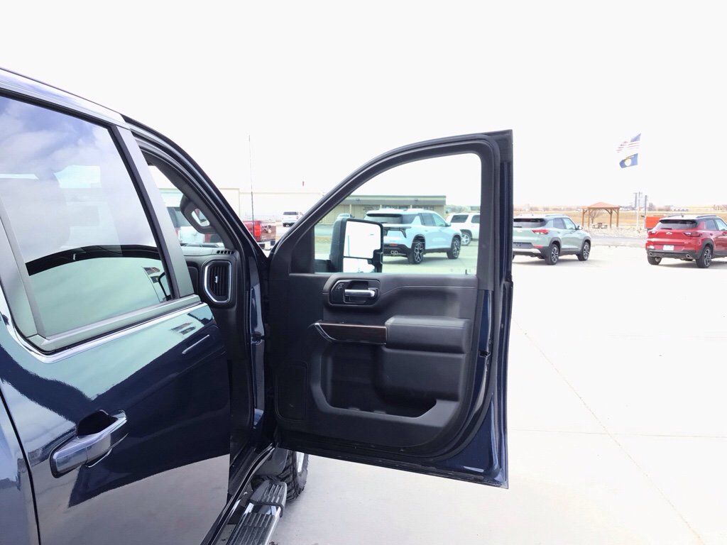 Used 2022 Chevrolet Silverado 3500 LT w/ Convenience Package AWD/4WD image 19