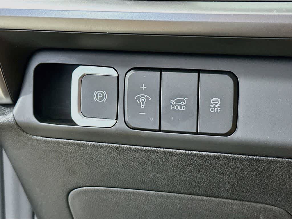 Used 2025 Hyundai Santa Fe SEL FWD image 26