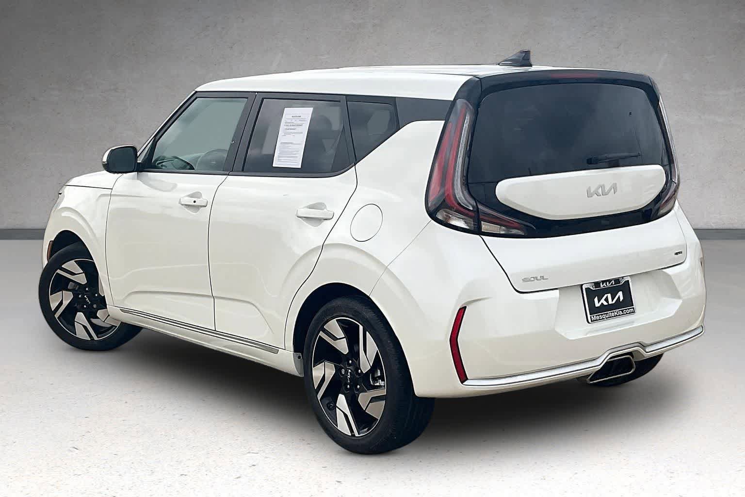 Used 2024 Kia Soul GT-Line w/ GT-Line Technology Package FWD image 4