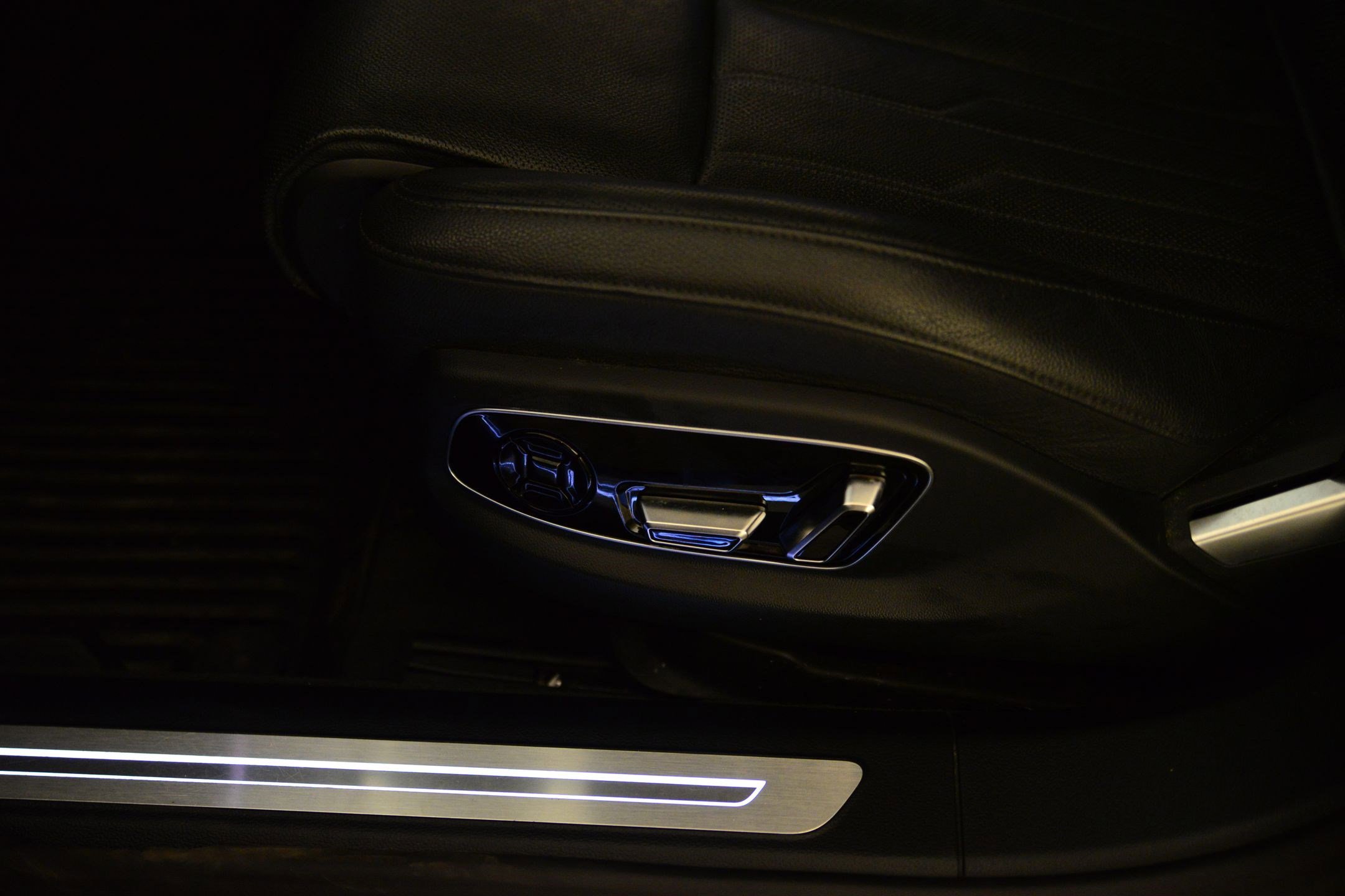 Used 2022 Audi A8 L 3.0T image 25