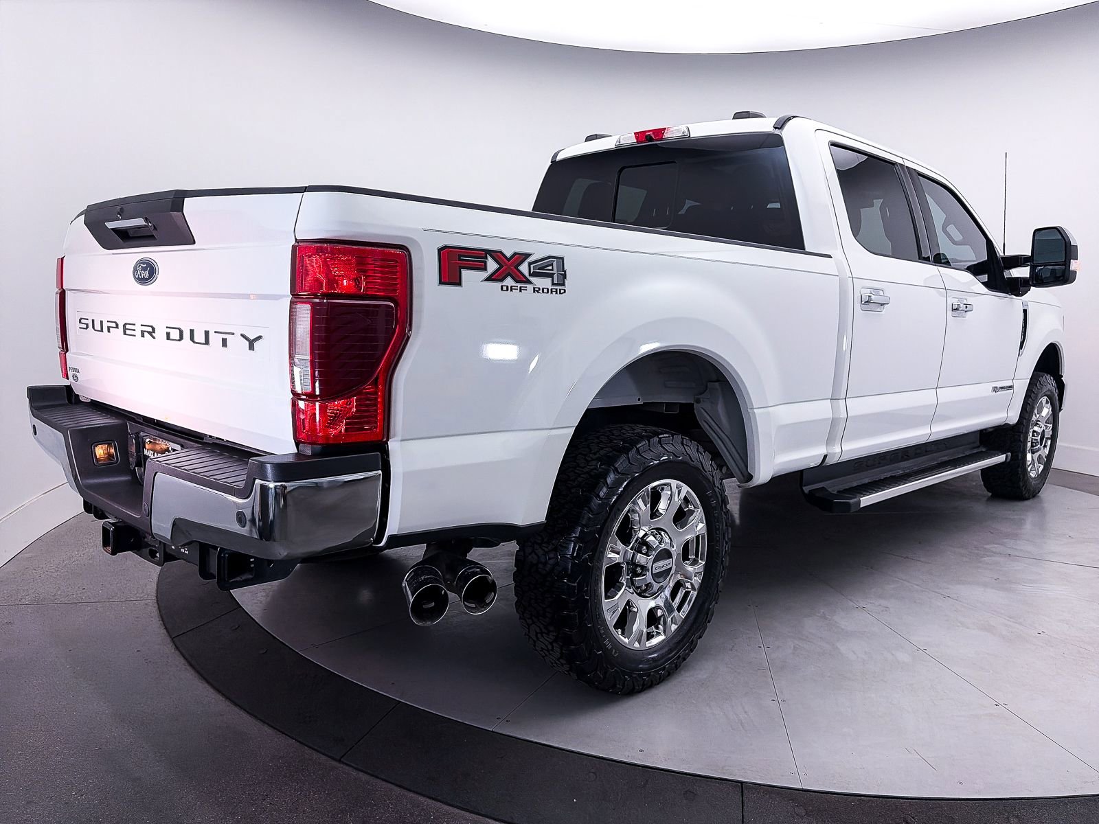 Used 2022 Ford F250 Lariat w/ Lariat Ultimate Package AWD/4WD image 18