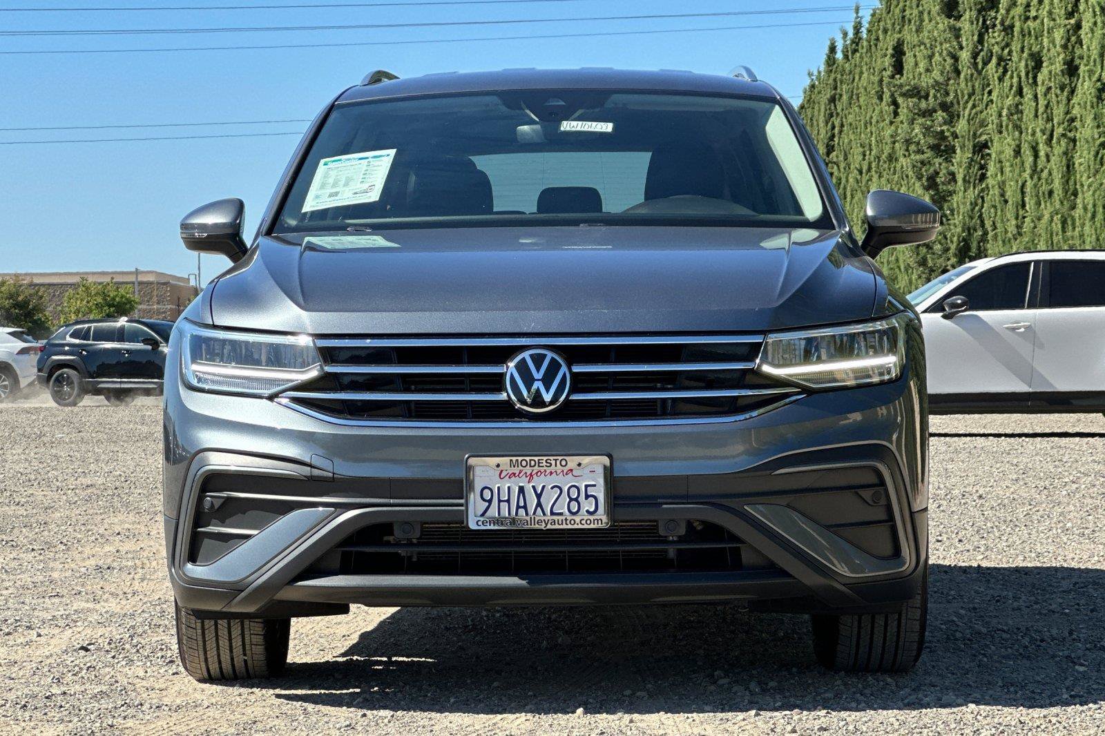 Certified 2023 Volkswagen Tiguan SE FWD image 9