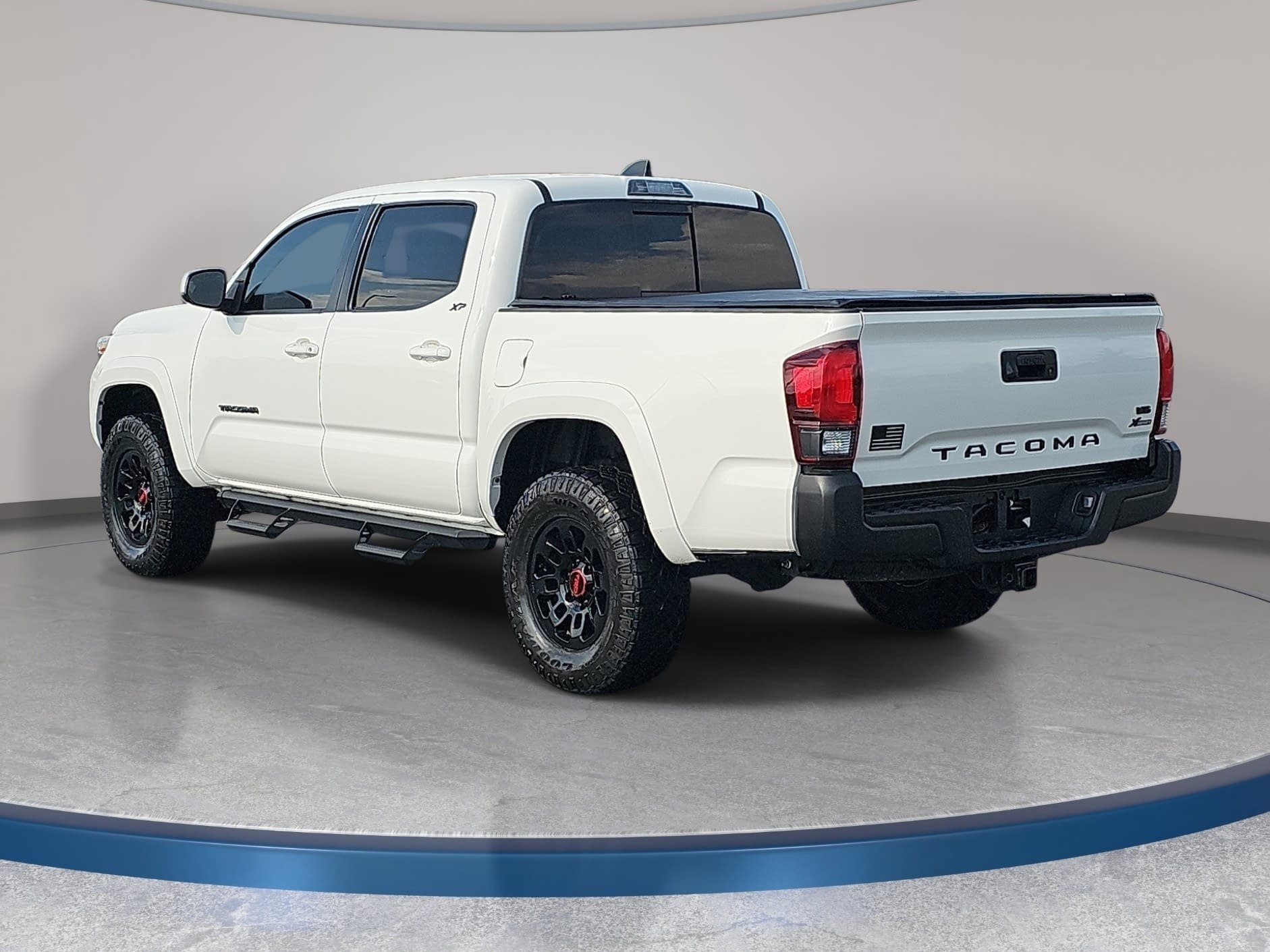Used 2021 Toyota Tacoma SR5 RWD image 7