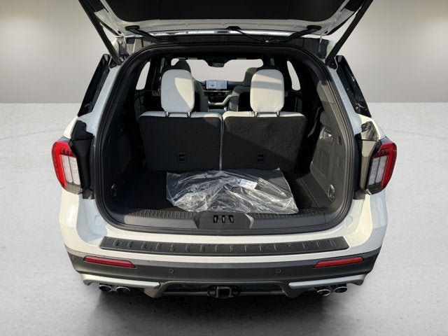 New 2027 Ford Explorer Platinum w/ 3.0L Ultimate Package AWD/4WD image 7