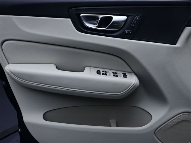 Used 2025 Volvo XC60 B5 Plus w/ Protection Package Premier image 21